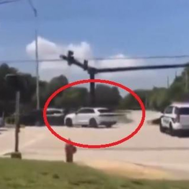 Vozilo Lionela Messija je prošlo kroz čisto crveno