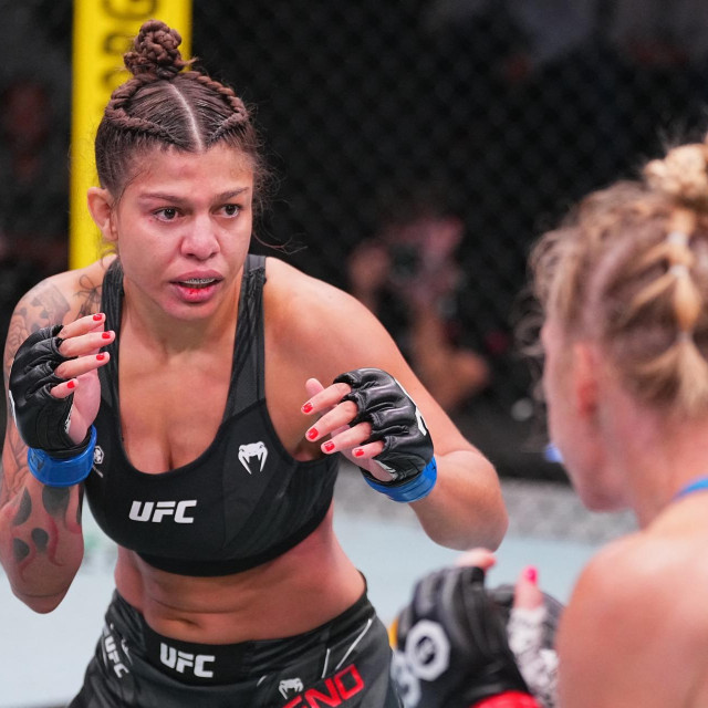  Mayra Bueno Silva vs. Holly Holm 