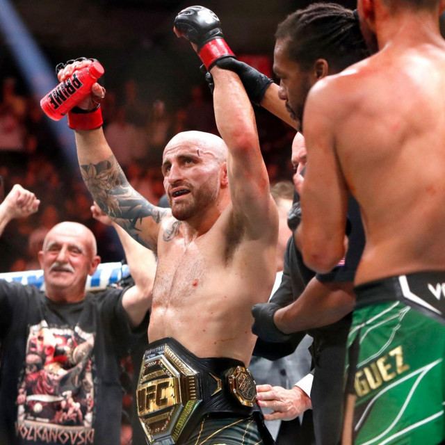  Alexander Volkanovski 