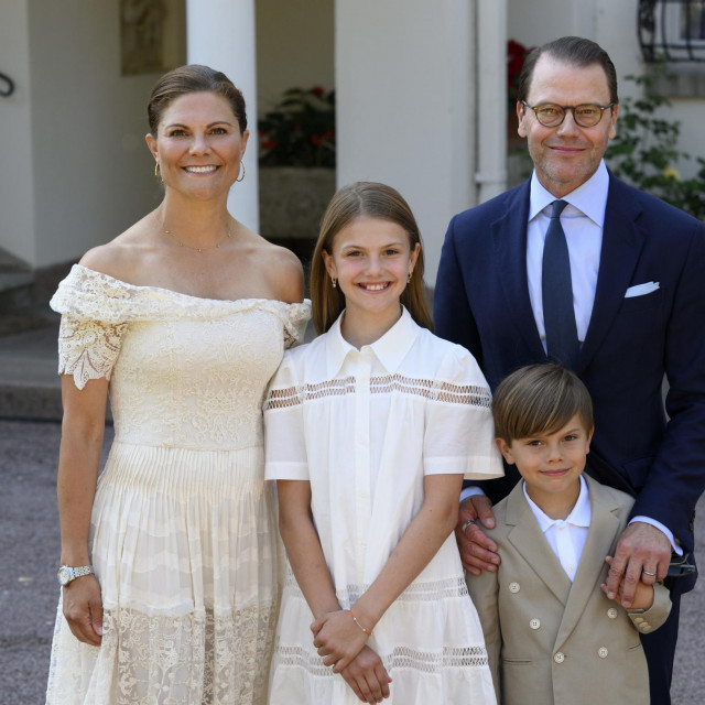 Rođendanski portret Victorije od Švedske i njene obitelji