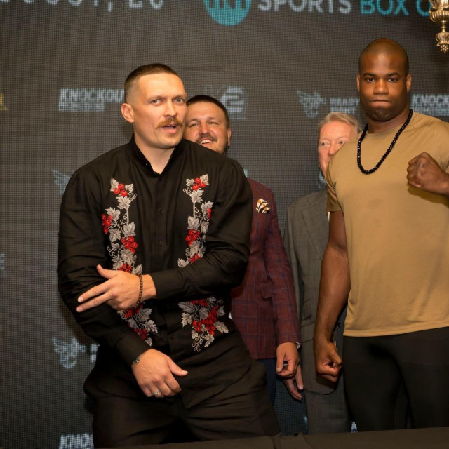 Usyk i Dubois (desno)