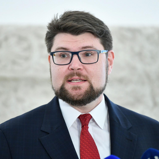 Peđa Grbin