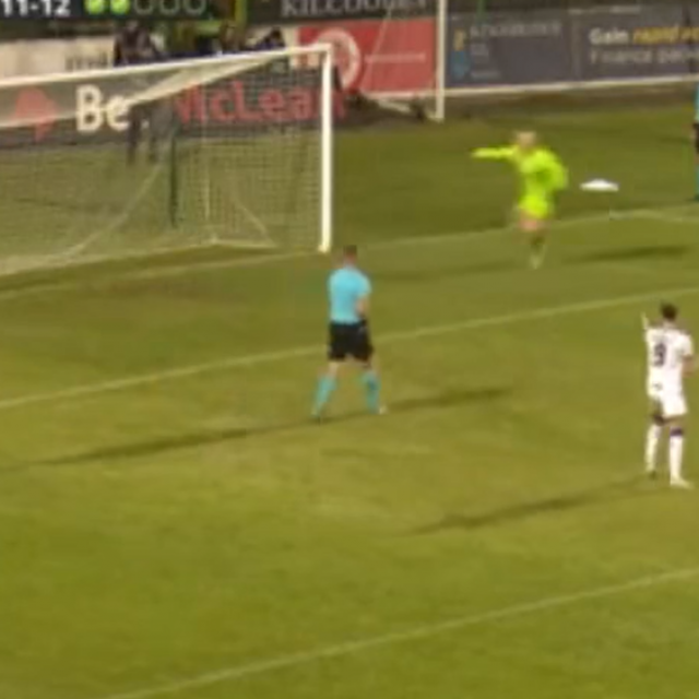 Trenutak u kojem lopta ipak ulazi u gol