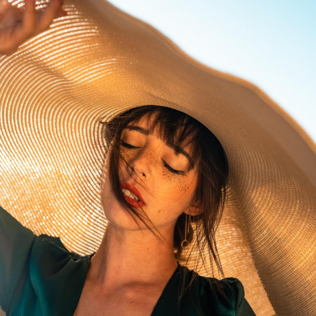 Miješanjem različitih proizvoda sa SPF-om filtri se mogu oštetiti i ostaviti kožu nezaštićenom