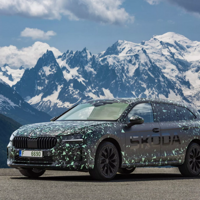 2024. Škoda Superb (kamuflirani prototip)