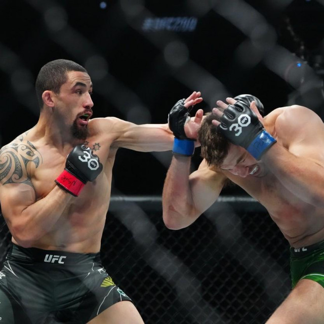 Robert Whittaker (lijevo) i Dricus Du Plessis (desno)