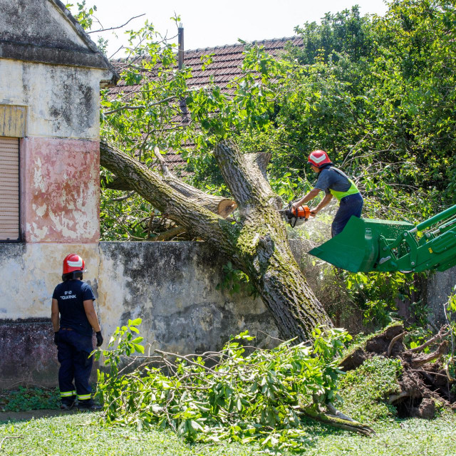 Tovarnik nakon nevremena