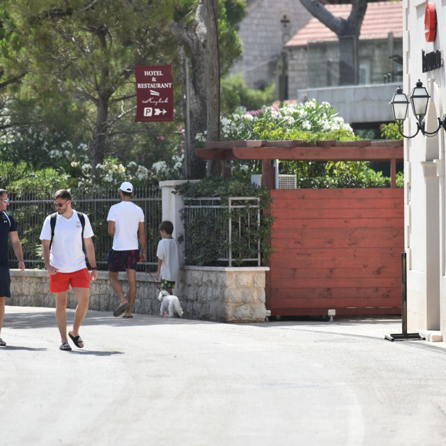 Novak Đoković u šetnji po Lapadskoj obali