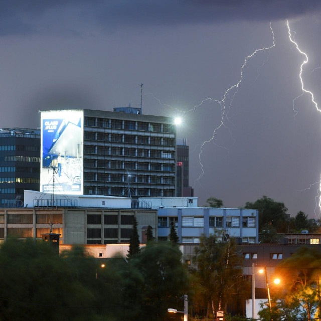 Munje iznad Zagreba