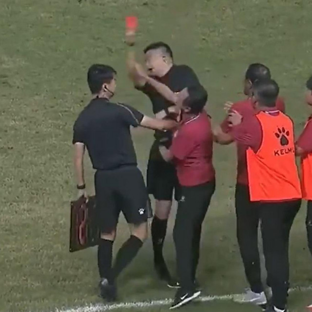 Trener ošamario suca u Kini