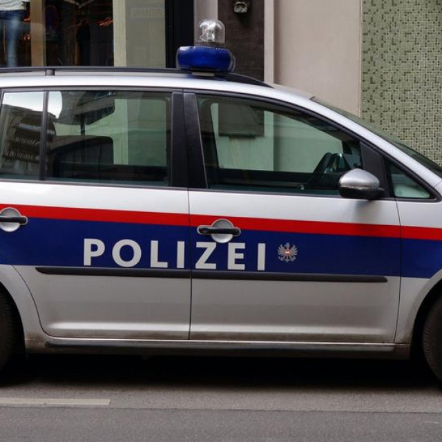 Ilustracija, policijski automobil u Austriji