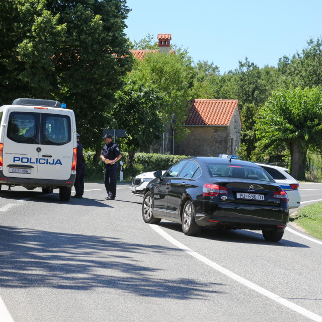 Policijska blokada ceste Materada - Umag zbog otmice