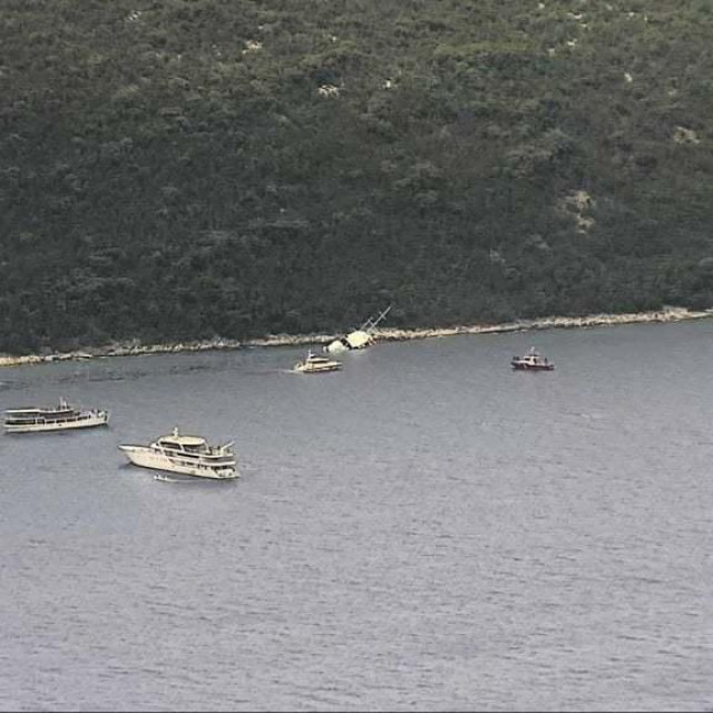 Na Šipanu se nasukao brod