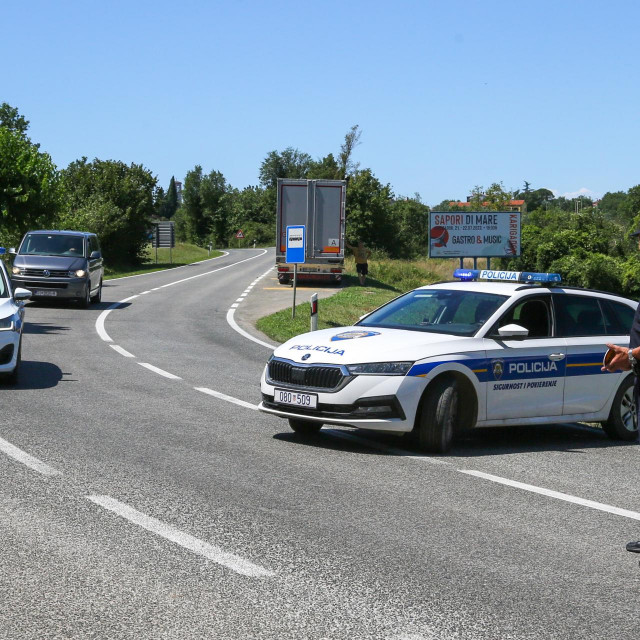 Policijska blokada ceste Materada - Umag zbog otmice