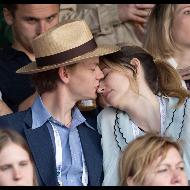 Thomas Brodie-Sangster i Talulah Riley na Wimbledonu u  Londonu