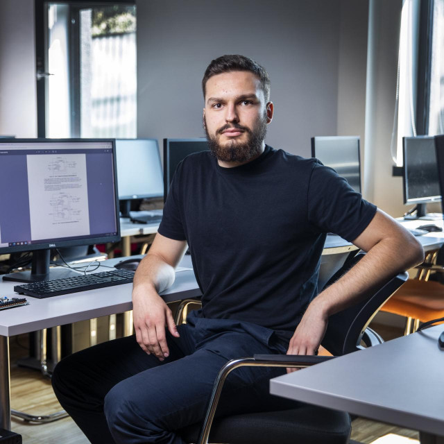 Filip Gembec, FPGA dizajner i strucnjak za čipove