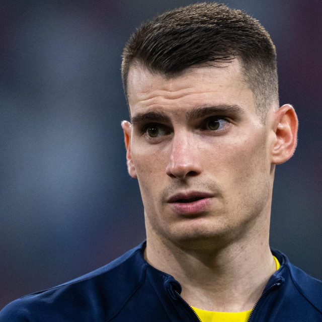 Dominik Livaković u Dohi na utakmici Hrvatska - Maroko 2022.