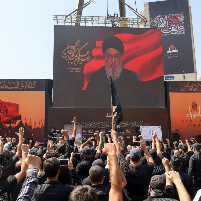 Hasan Nasralah održava televizijski govor tijekom skupa u povodu obilježavanja Ašure, desetodnevnog razdoblja tijekom islamskog mjeseca Muharema