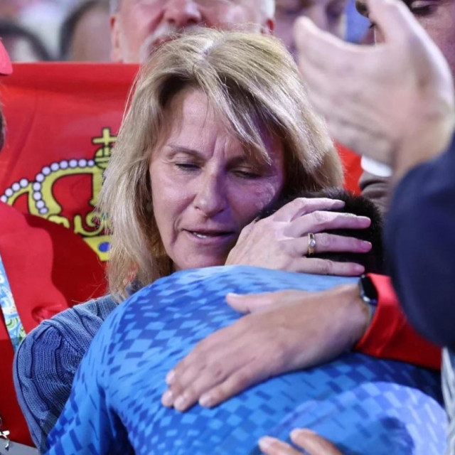 Novak s majkom Dianom