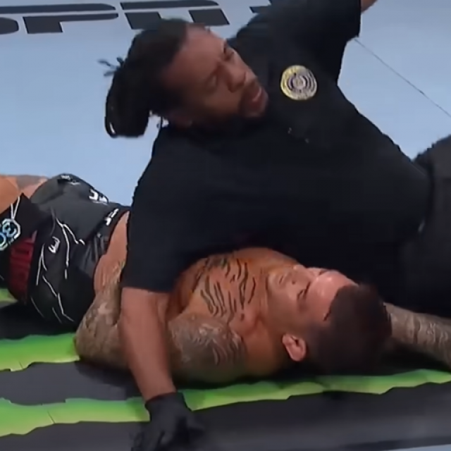 Herb Dean i Dustin Poirier