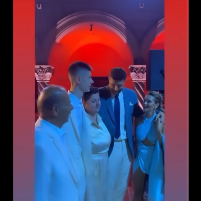 Jusuf Nurkić s obitelji