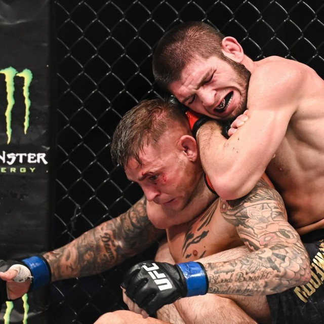 Dustin Poirier (lijevo) i Khabib Nurmagomedov (desno)
