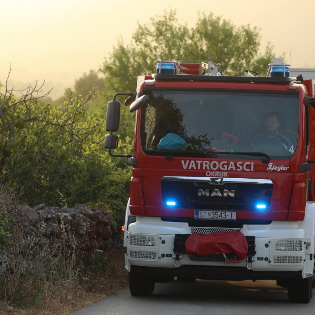 Vatrogasno vozilo, ilustracija