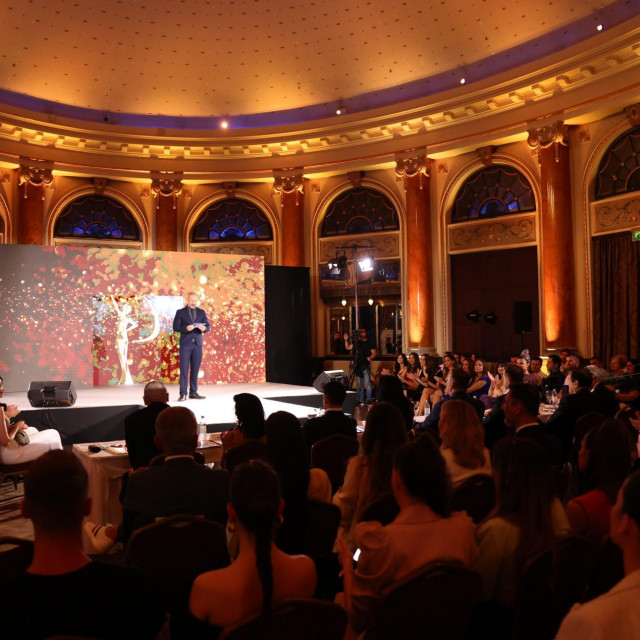 Hotel Esplanade, smaragdna dvorana.
Izbor za Miss universe Hrvatske 2022.