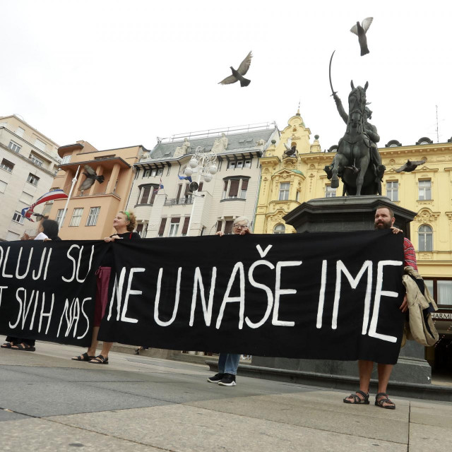 Antiratna akcija na Trgu bana Josipa Jelačića
