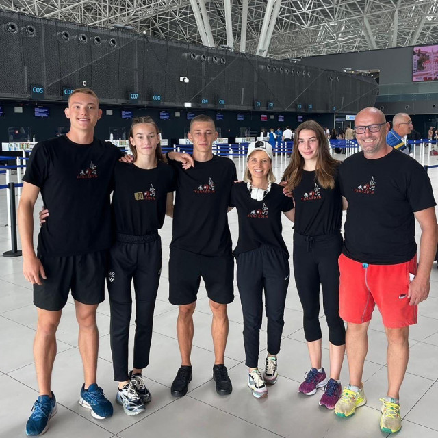 Roko Farkaš, Jana Koščak, Janko Kišak, fizioterapeutkinja Silvija Grabar, Klara Koščak i Patrik Koščak