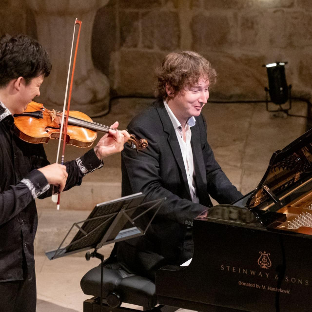 ugledni ruski glazbenici zavidne karijere, violinist Aylen Pritchin i pijanist Maxim Emelyanychev
