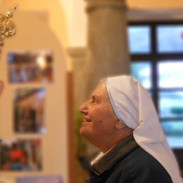 Rita Agnese Petrozzi, poznatija kao Majka Elvira