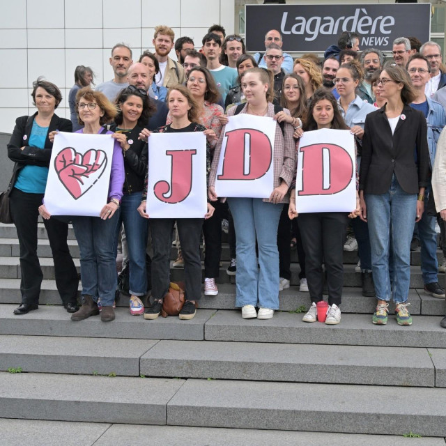 Zaposlenici tjednika Journal du Dimanch