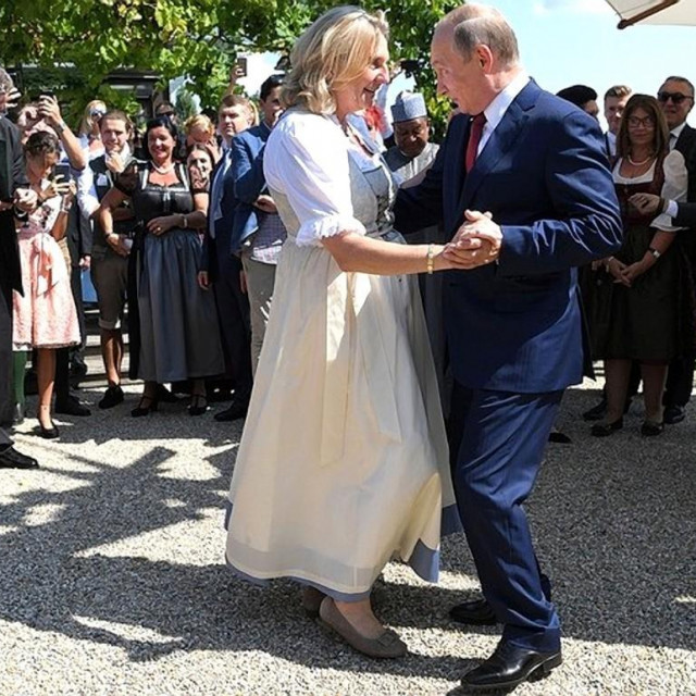 Vladimir Putin i Karin Kneissl 