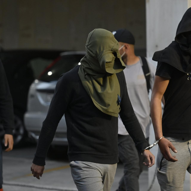Policija je privela na saslusanje navijače koji su sudjelovali u jučerašnjim neredima