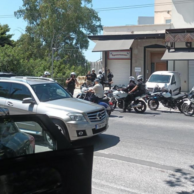 Policija se dala u potjeru za huliganima