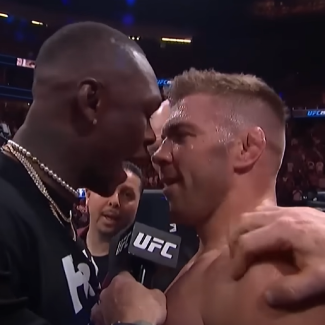 Israel Adesanya (lijevo) i Dricus Du Plessis (desno)