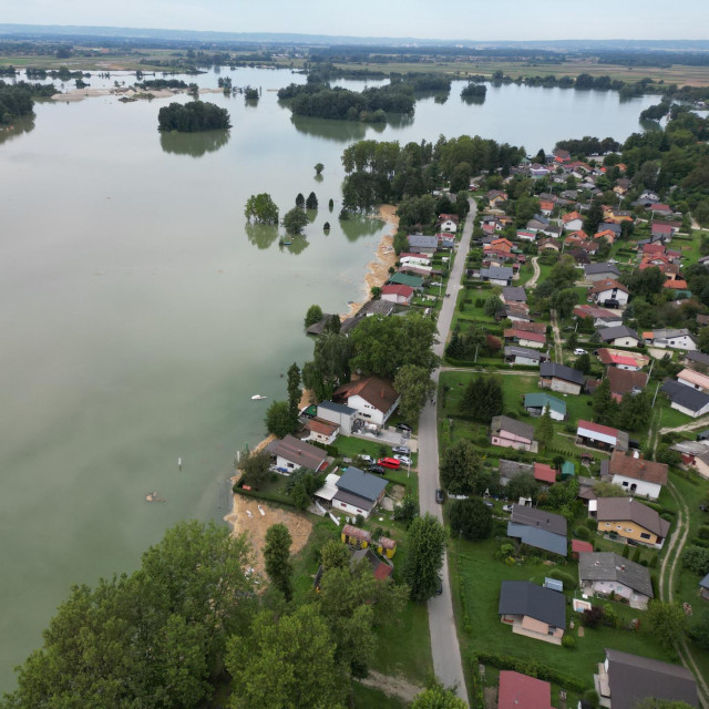 Posljedice koje su ostale nakon sto je Drava poplavila Šodericu