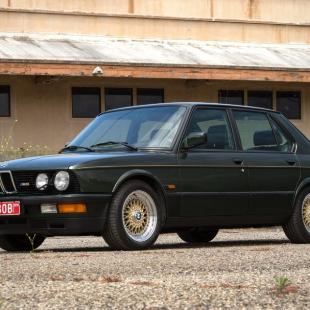 1987. BMW M5 (E28)
