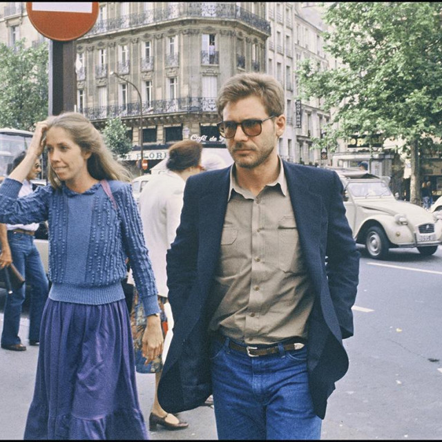Scenaristicom Melissom Mathison bio je oženjen
od 1983. do 2004.