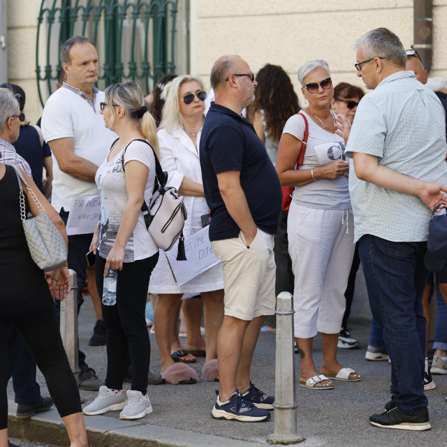 Prosvjed roditelja uhićenih pripadnika BBB-a koji su sudjelovali u neredima u Grčkoj