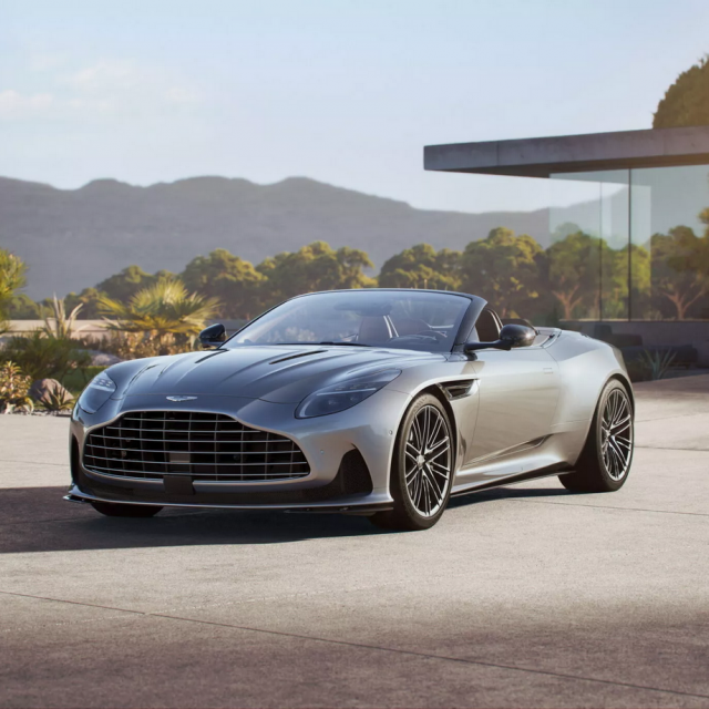 Aston Martin DB12 Volante