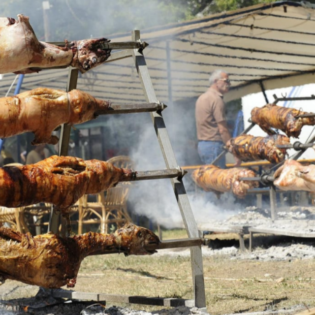 Pečeno janje i odojci, Ilustrativna fotografija