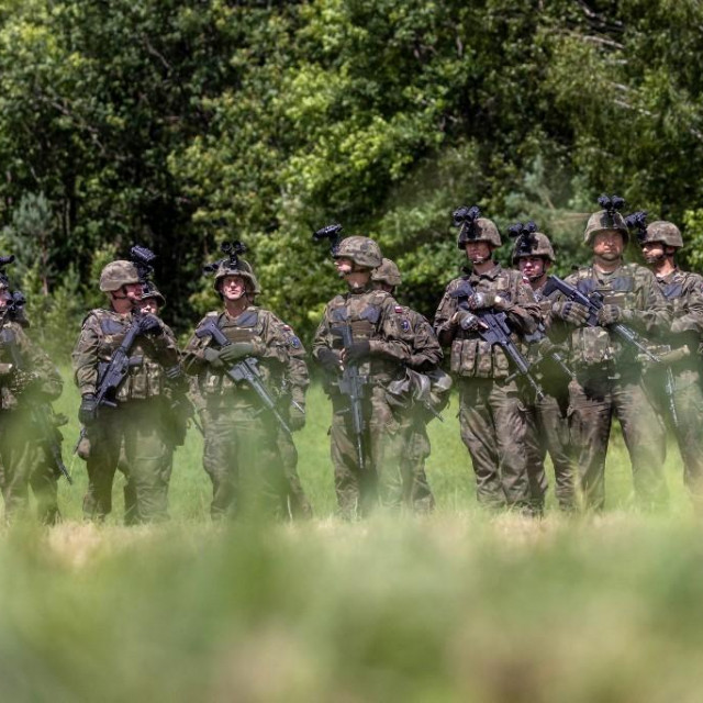 Poljski vojnici na koridoru Suwalski