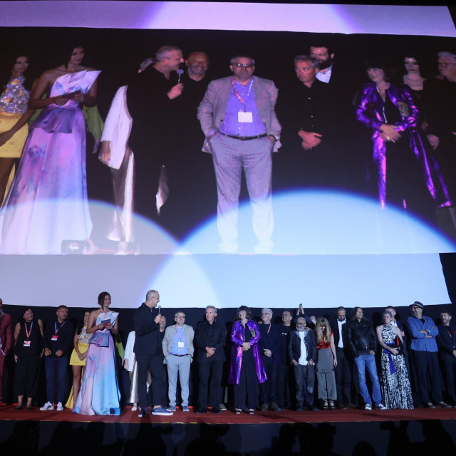 Projekcija filma Kiss the future