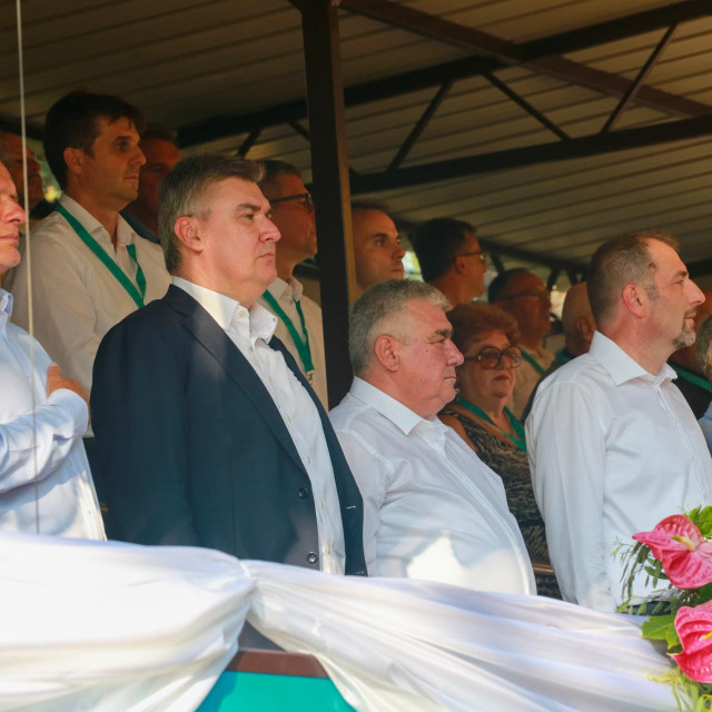 Gordan Jandroković i Zoran Milanović gledaju Trku na prstenac