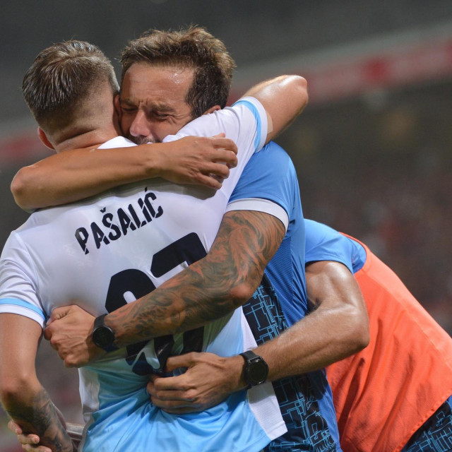 Marco Pašalić u zagrljaju Radomira Đalovića