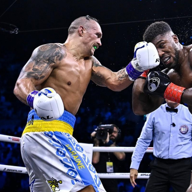 Oleksandr Usyk (lijevo) vs. Anthony Joshua (desno)
