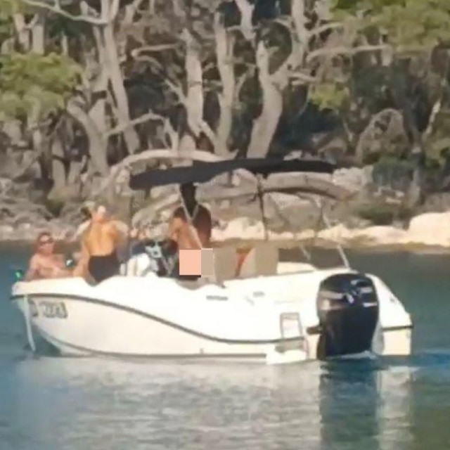 Gliser koji je ušao u zonu za kupače