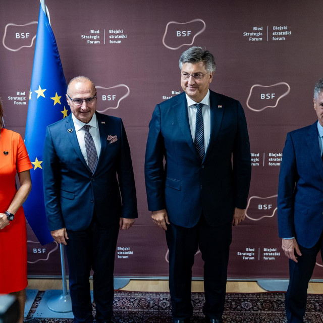Slovenska šefica diplomacije Tanja Fajon, hrvatski ministar vanjskih poslova Gordan Grlić Radman, predsjednik Vlade RH Andrej Plenković i slovenski premijer Robert Golob